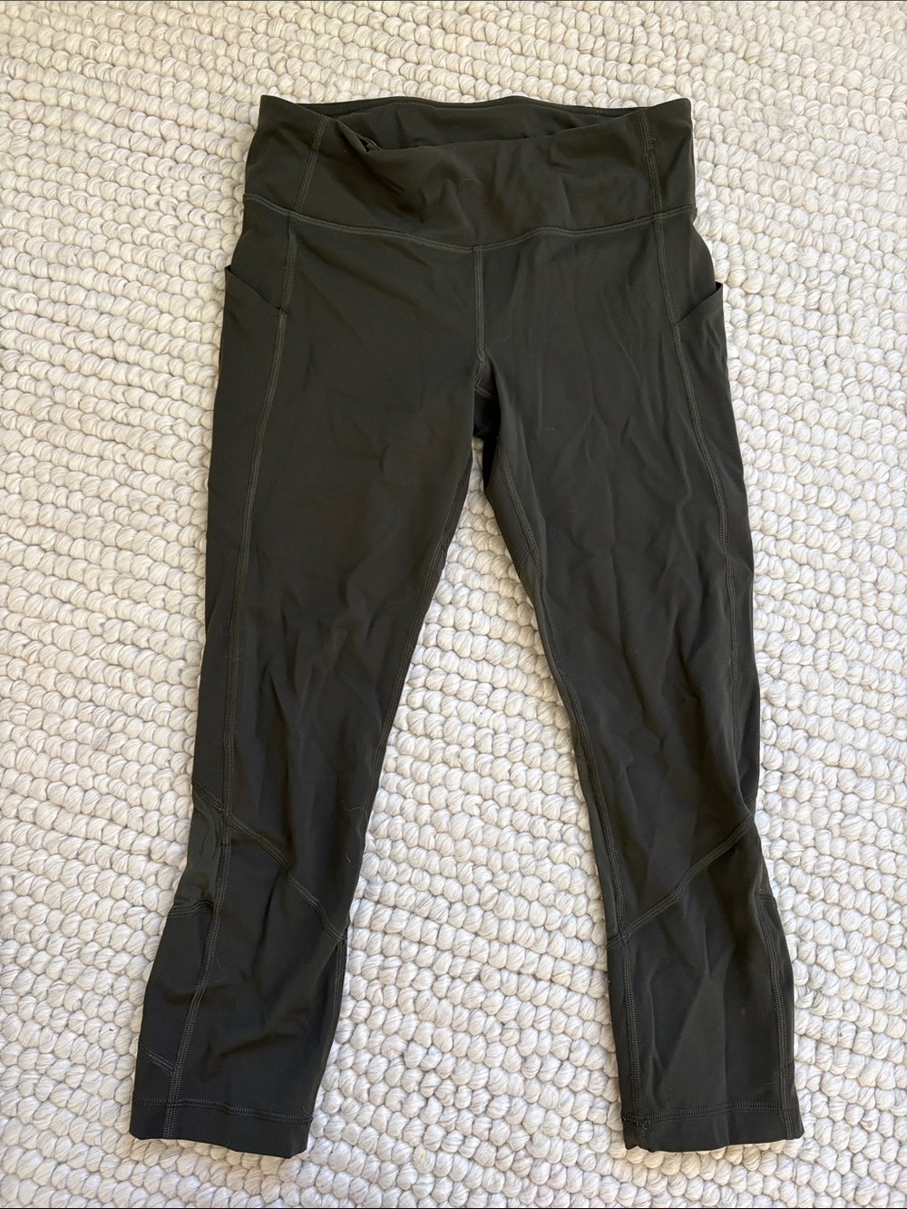 lululemon athletica dark green mid-rise cropped Leggings with Side Pockets